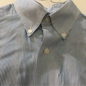 Roundtree & Yorke men’s pinstripe button down shirt